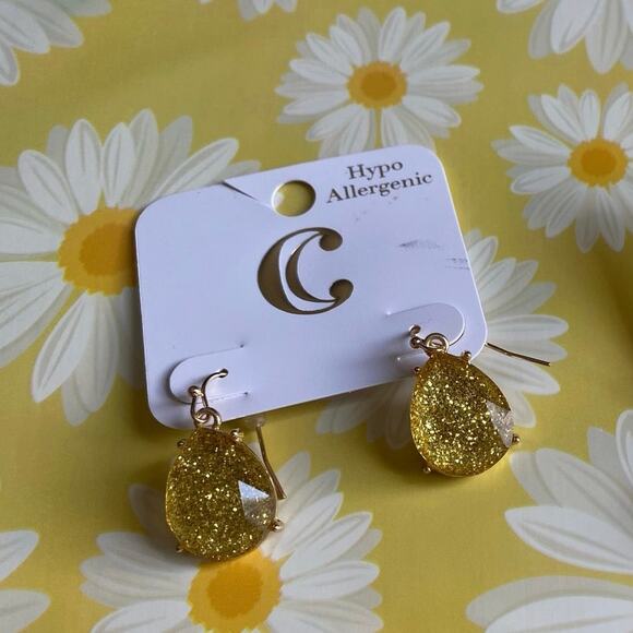 Charming Charlie Sparkly Gold Teardrop Earrings - Picture 1 of 3